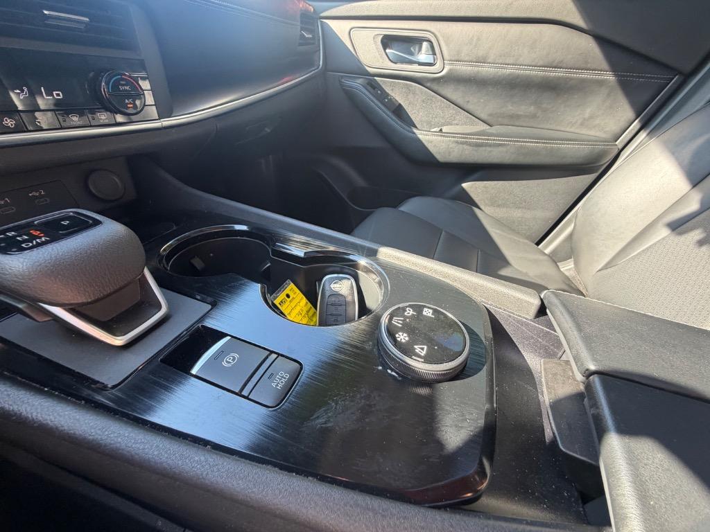 2024 Nissan Rogue - $25,900