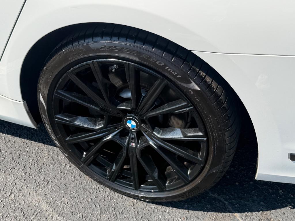 2021 BMW 740i - $36,900
