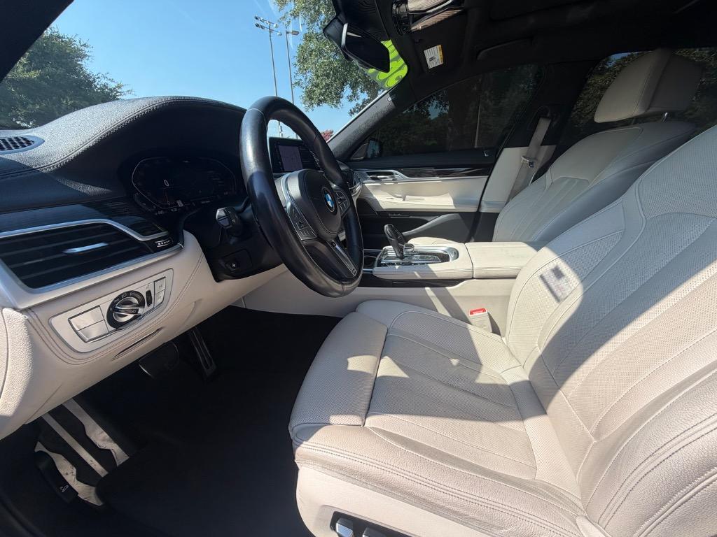 2021 BMW 740i - $36,900