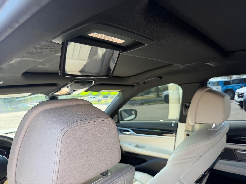 2021 BMW 740i - $36,900
