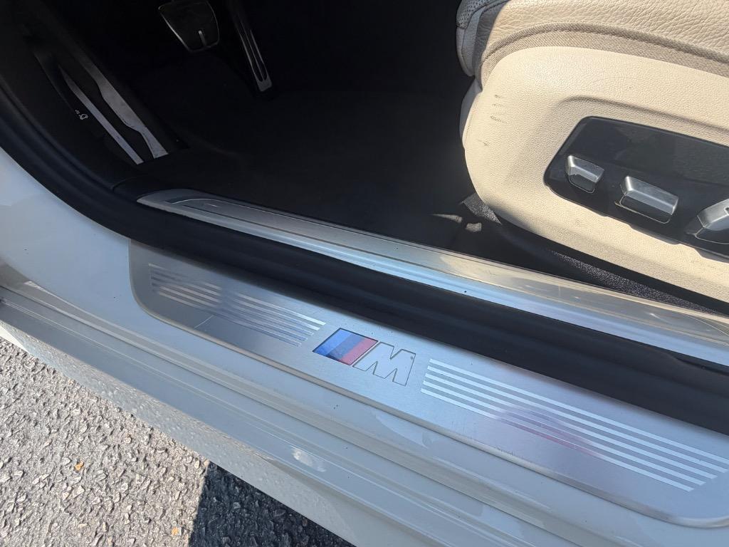 2021 BMW 740i - $36,900