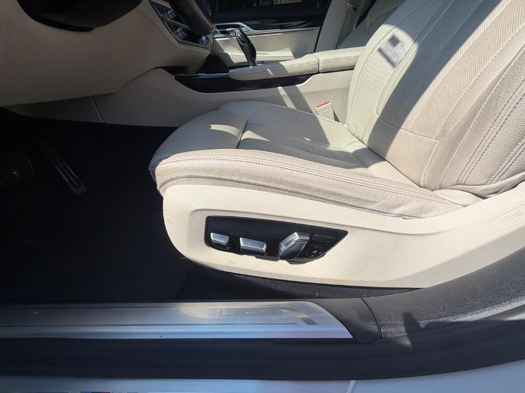 2021 BMW 740i - $36,900