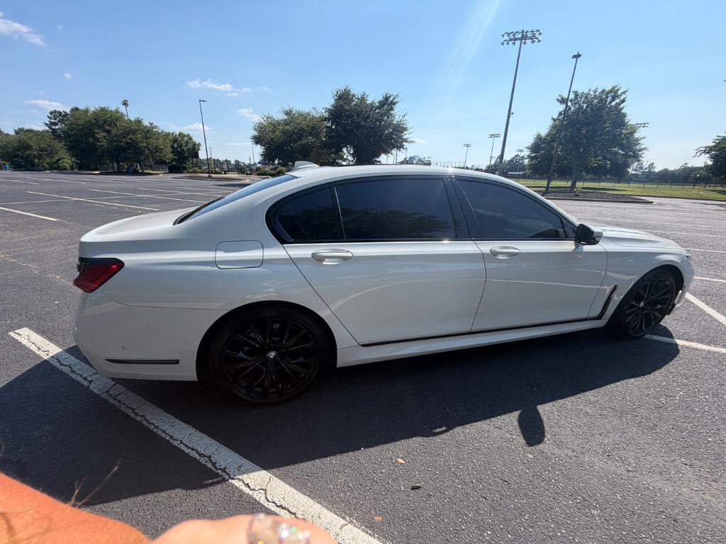 2021 BMW 740i - $36,900