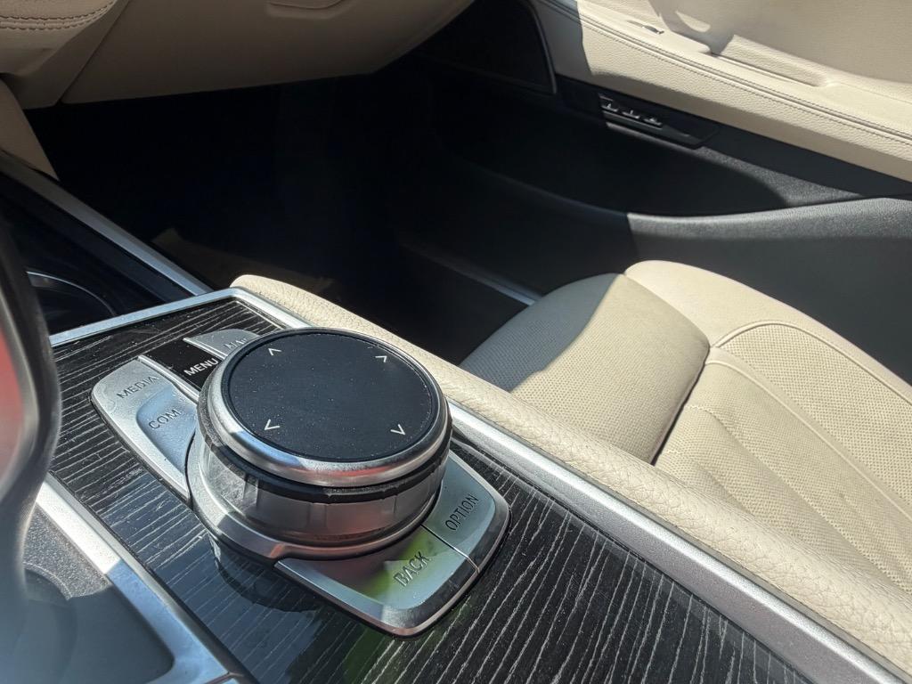 2021 BMW 740i - $36,900