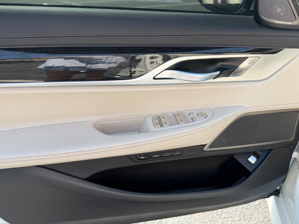 2021 BMW 740i - $36,900