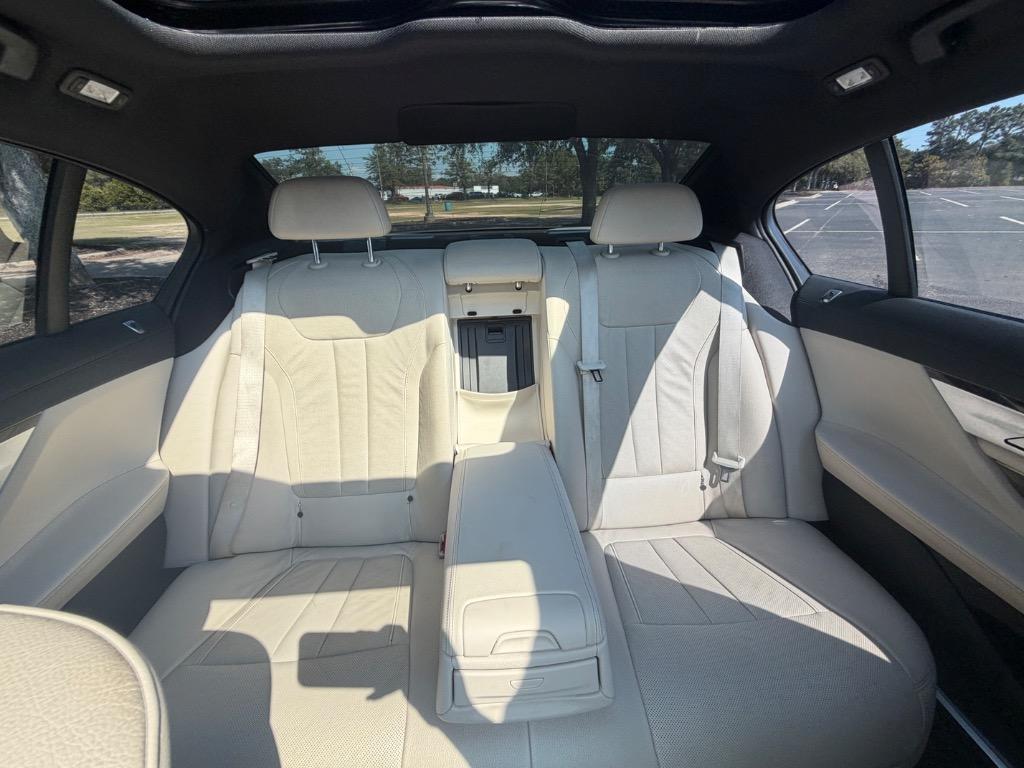2021 BMW 740i - $36,900