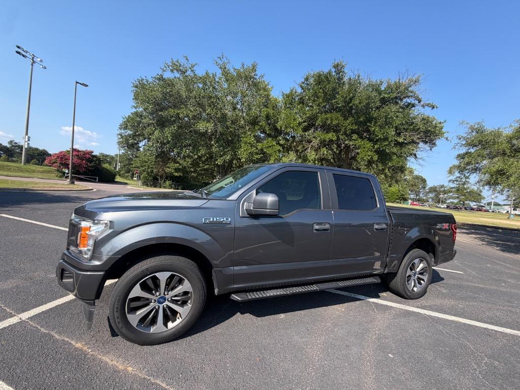 2020 Ford F150 - $28,900