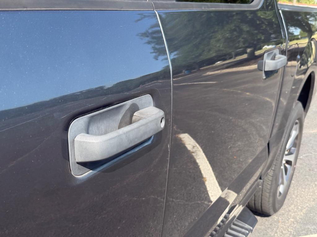 2020 Ford F150 - $28,900