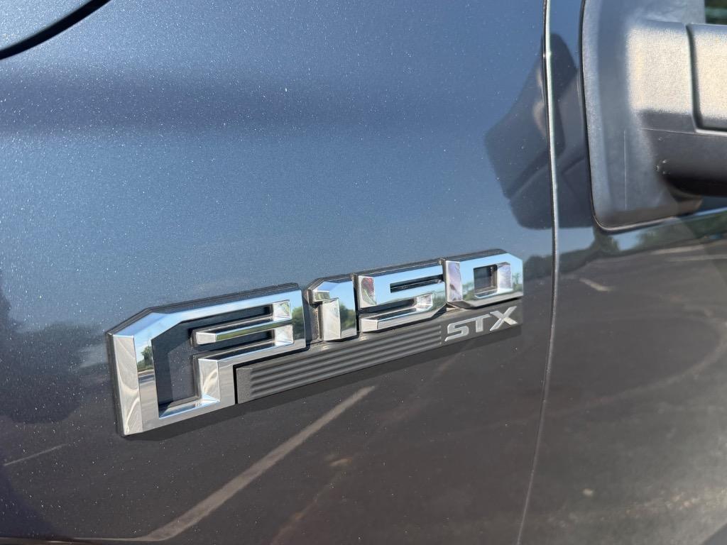 2020 Ford F150 - $28,900