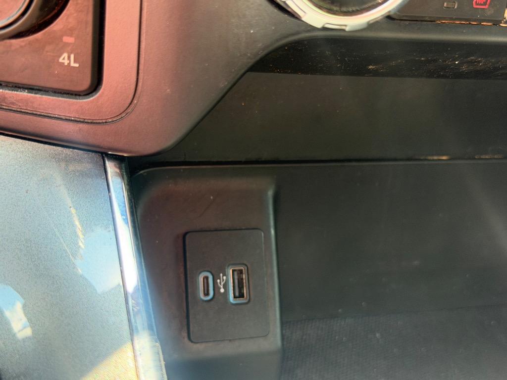 2023 Ford F-150 - $40,900