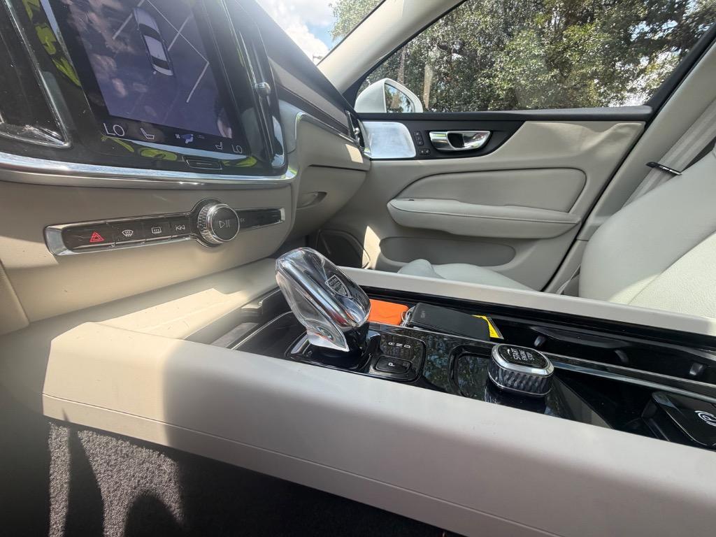 2022 Volvo S60 - $24,900