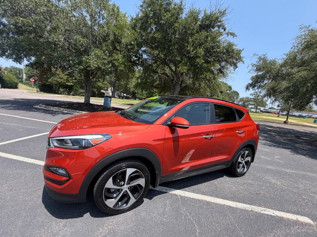 2016 Hyundai Tucson - $16,900