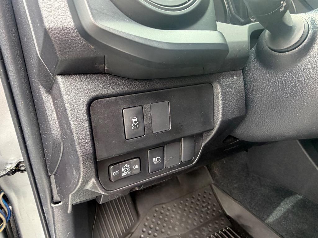 2023 Toyota Tacoma - $32,900