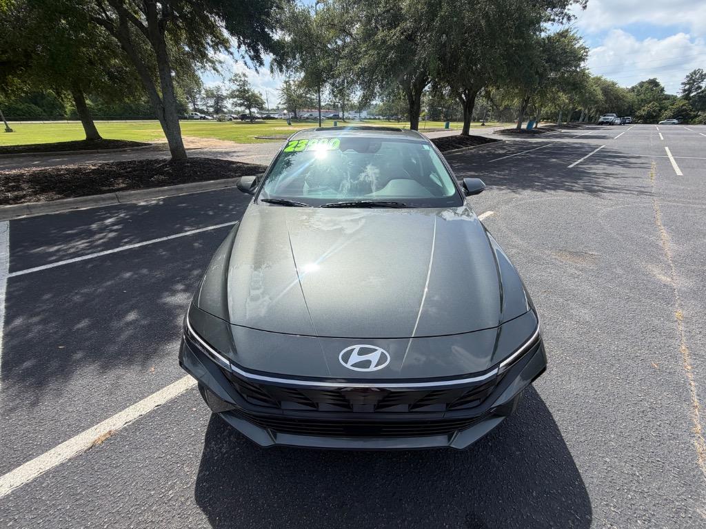 2025 Hyundai Elantra - $23,900