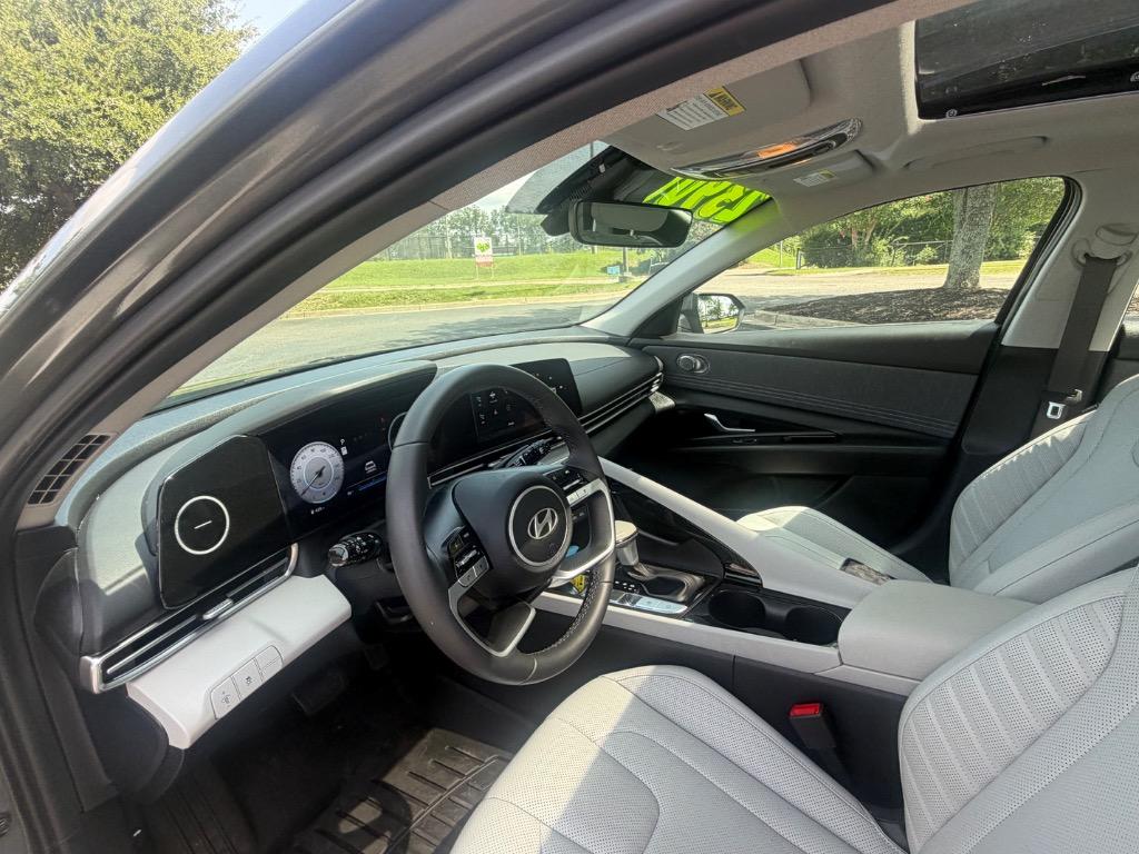 2025 Hyundai Elantra - $23,900