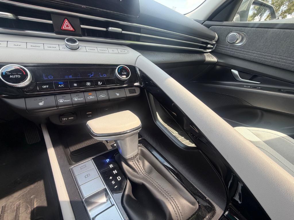 2025 Hyundai Elantra - $23,900