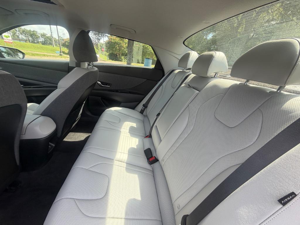 2025 Hyundai Elantra - $23,900