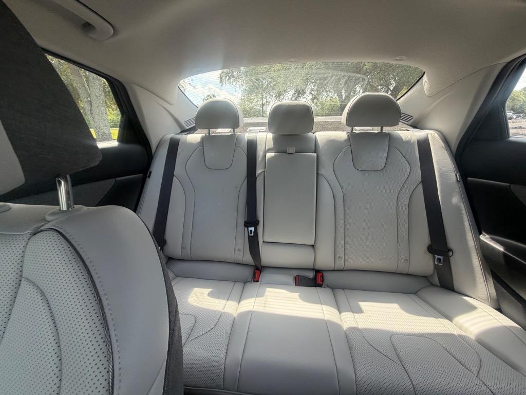 2025 Hyundai Elantra - $23,900