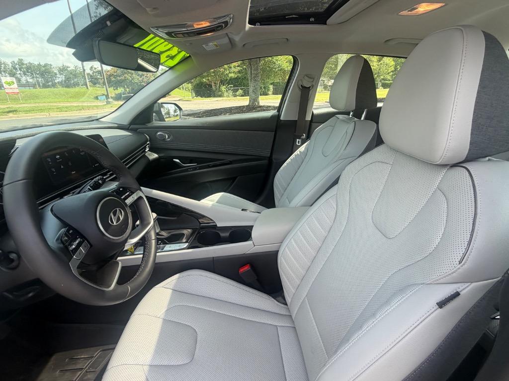 2025 Hyundai Elantra - $23,900