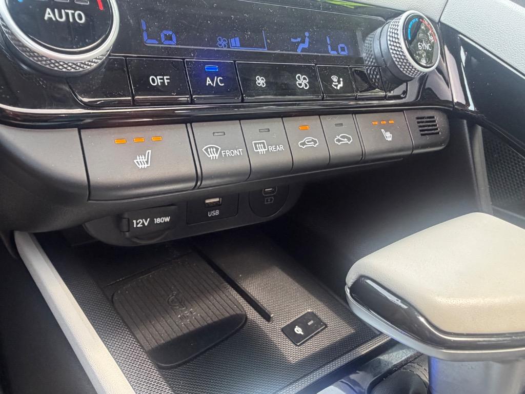 2025 Hyundai Elantra - $23,900