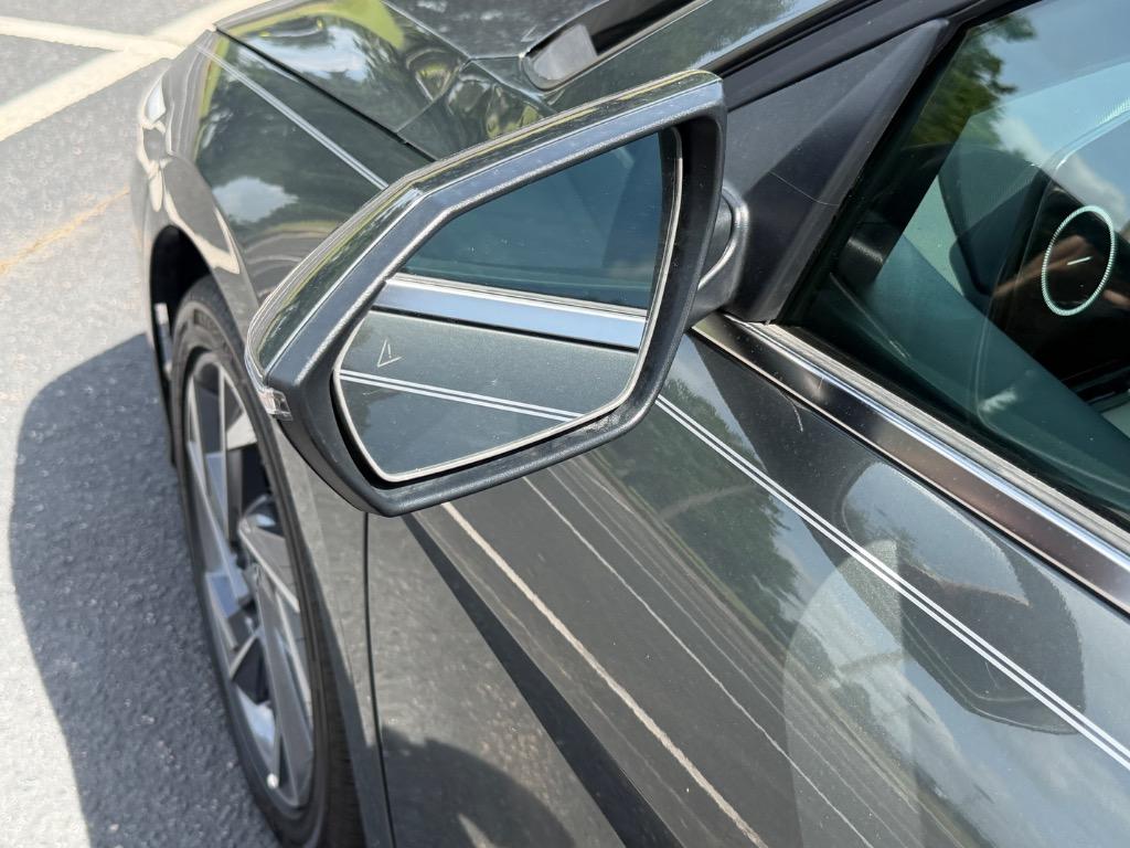 2025 Hyundai Elantra - $23,900
