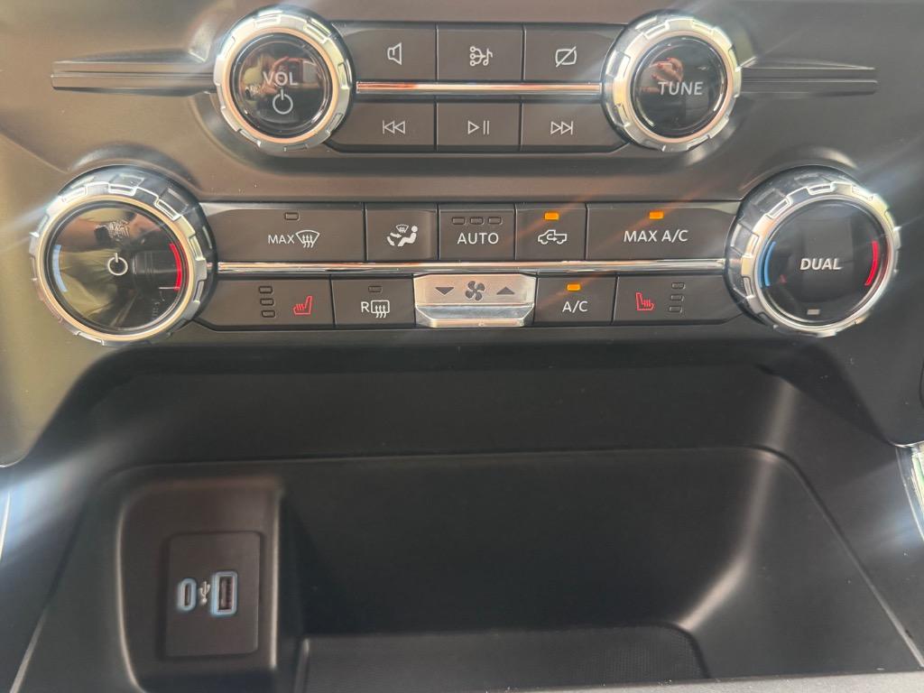 2022 Ford F-150 - $37,900