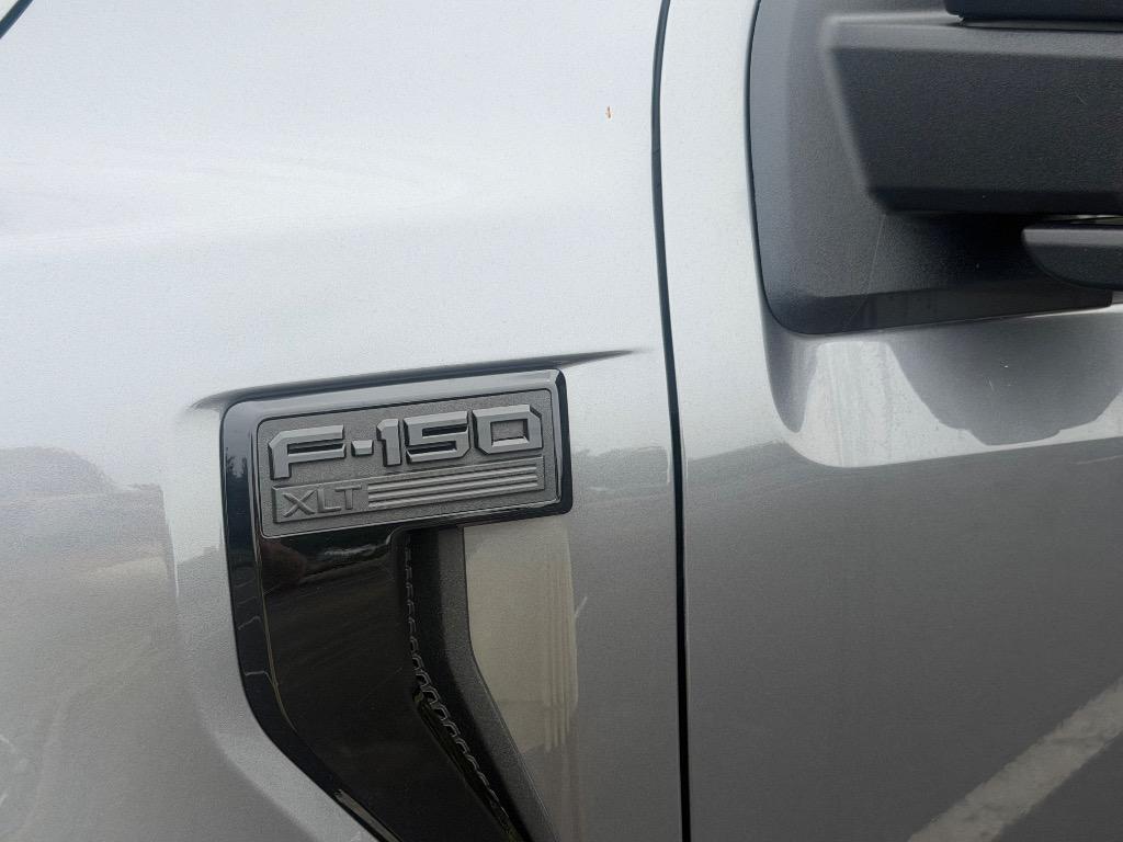 2022 Ford F-150 - $37,900