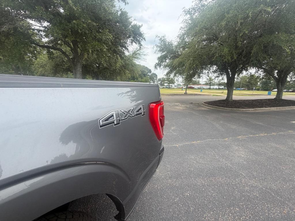 2022 Ford F-150 - $37,900