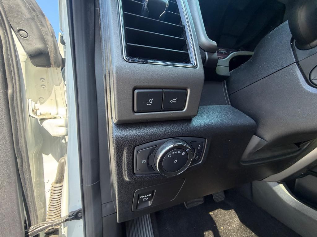 2021 Ford Expedition - $32,900