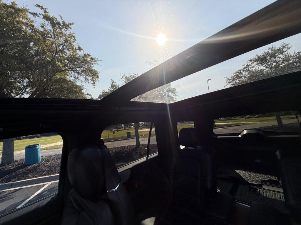 2020 Lincoln Navigator - $37,900
