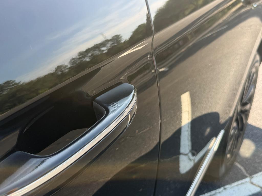 2020 Lincoln Navigator - $37,900