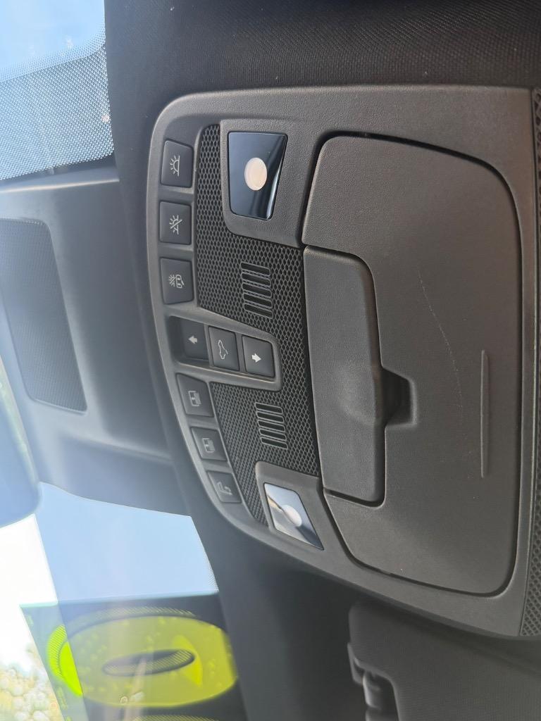 2020 Lincoln Navigator - $37,900