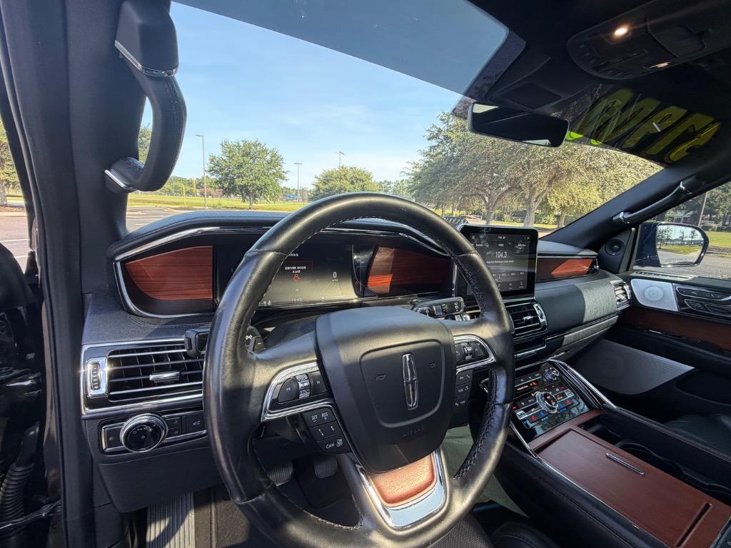 2020 Lincoln Navigator - $37,900