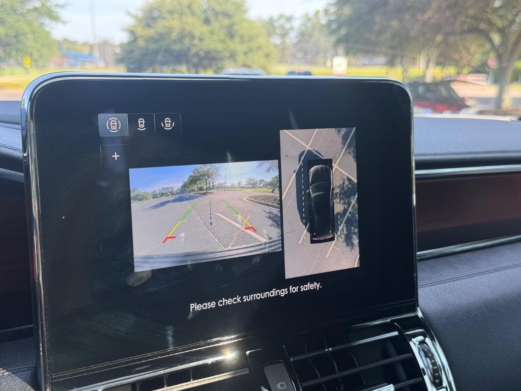 2020 Lincoln Navigator - $37,900