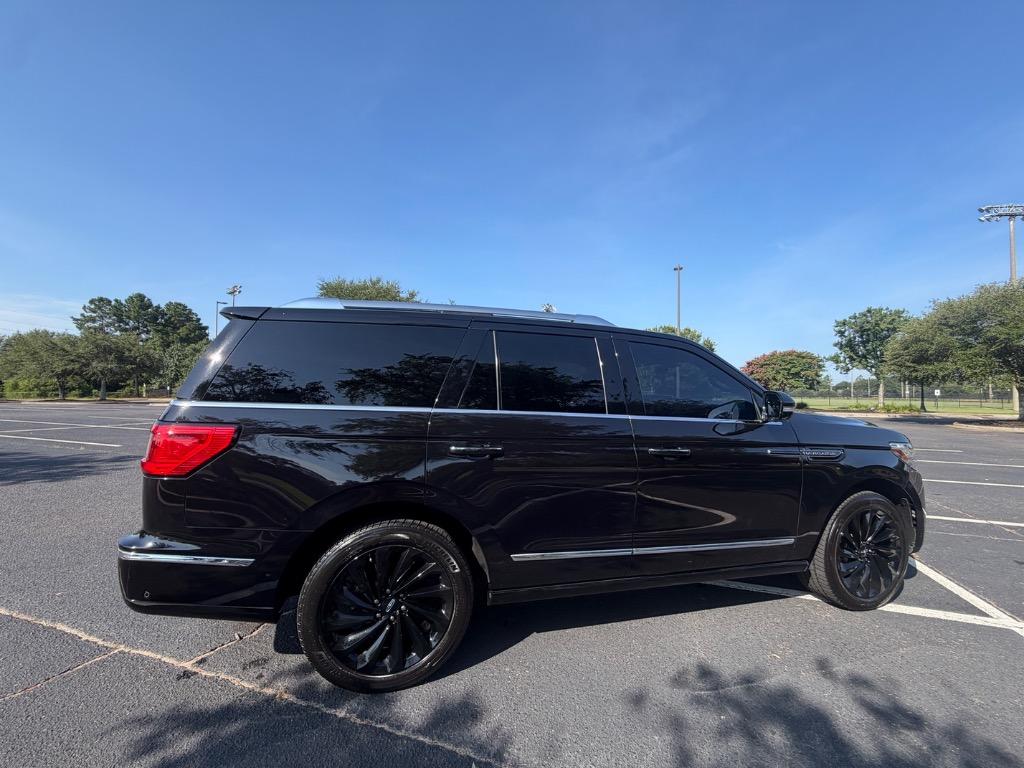2020 Lincoln Navigator - $37,900