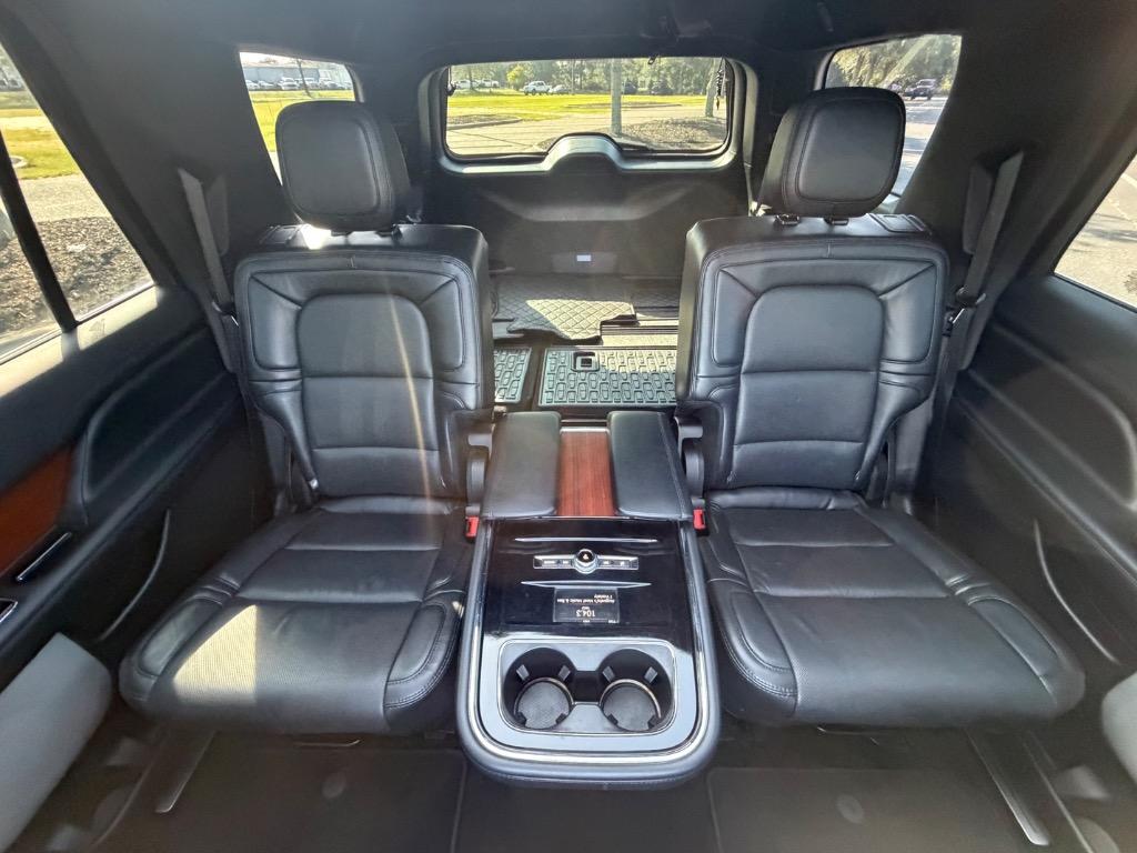 2020 Lincoln Navigator - $37,900