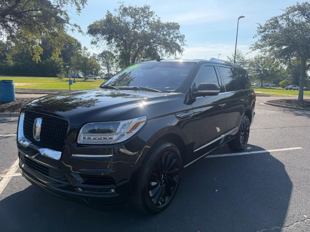 2020 Lincoln Navigator - $37,900