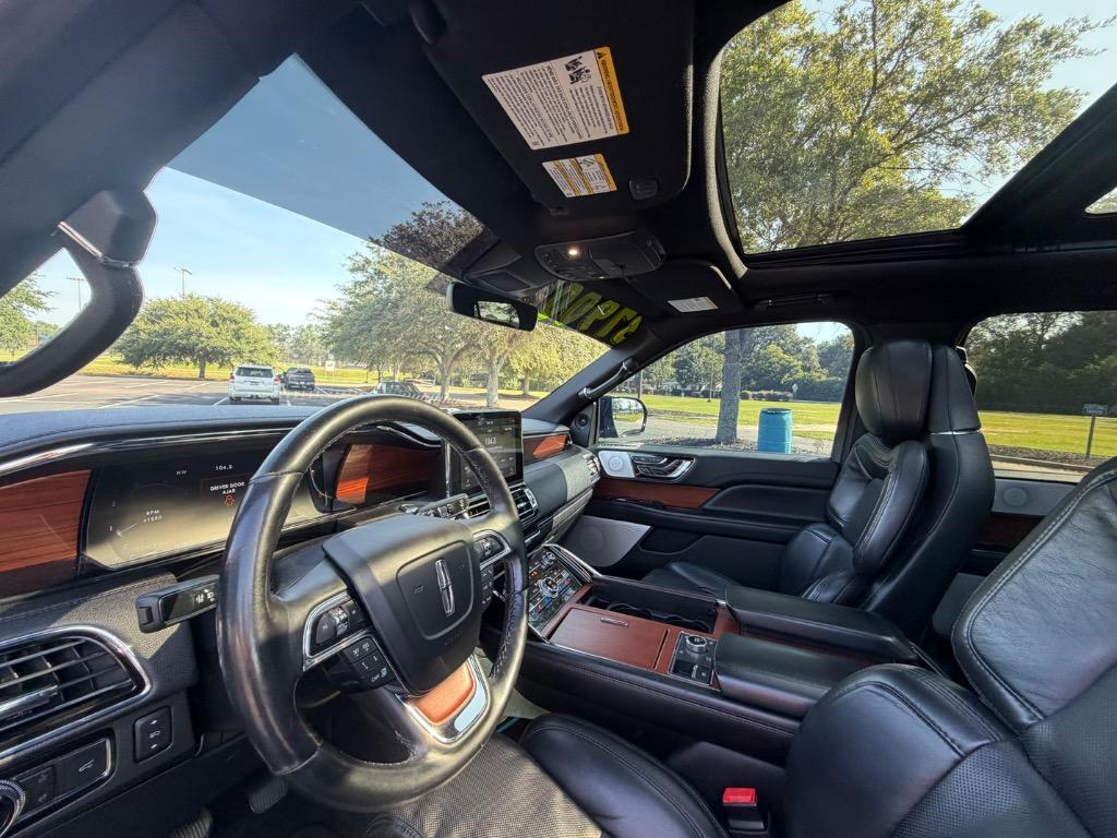 2020 Lincoln Navigator - $37,900