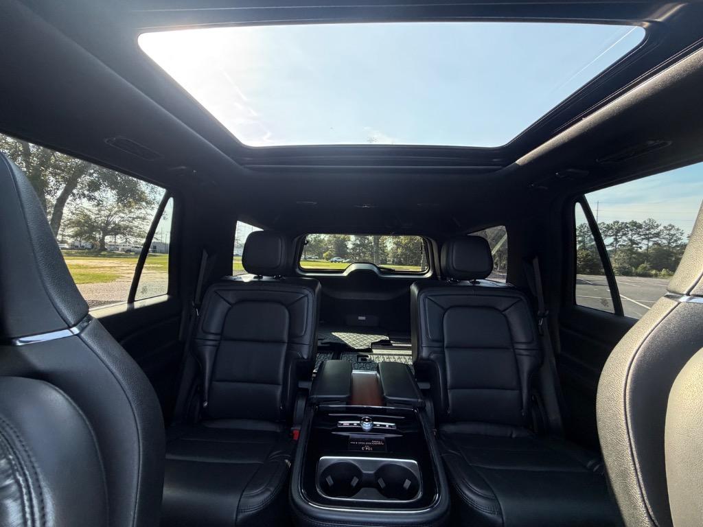 2020 Lincoln Navigator - $37,900