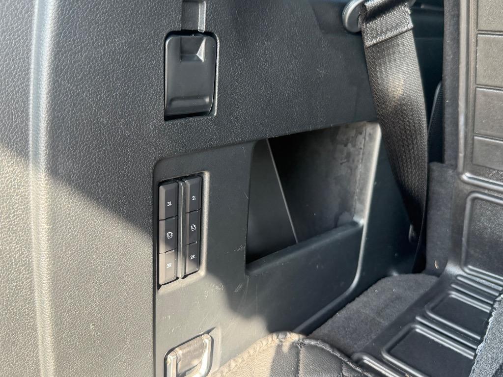 2020 Lincoln Navigator - $37,900