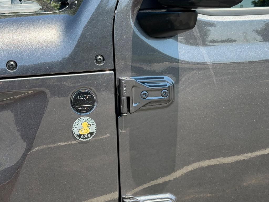 2021 Jeep Wrangler - $27,900