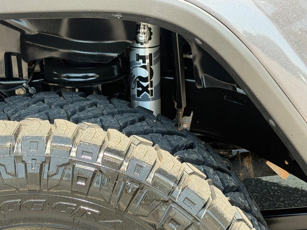 2021 Jeep Wrangler - $27,900