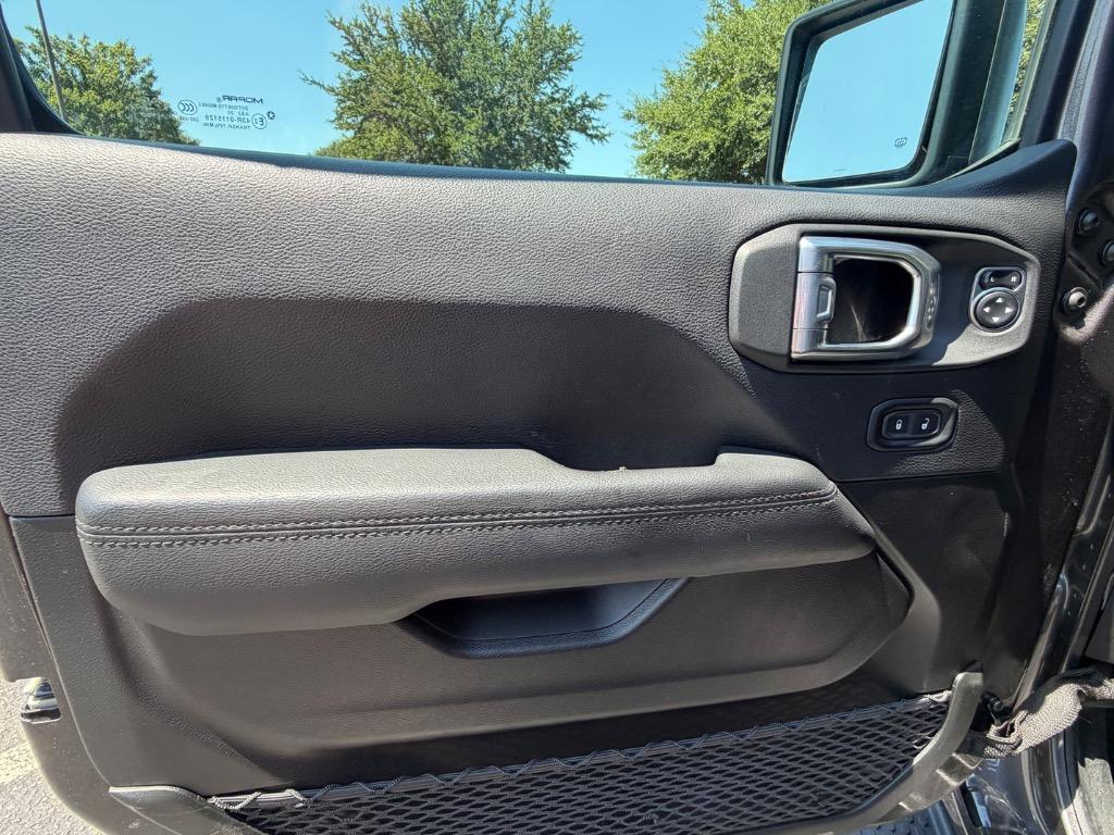 2021 Jeep Wrangler - $27,900