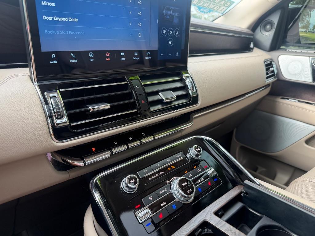 2024 Lincoln Navigator - $69,900