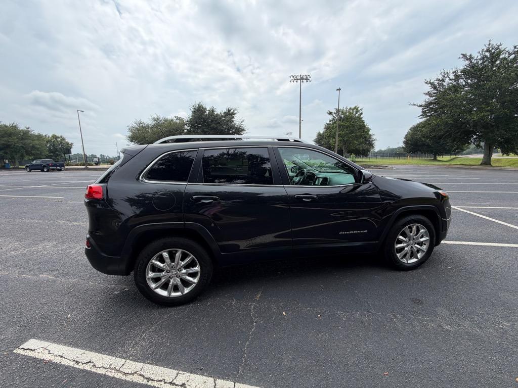 2014 Jeep Cherokee - $9,900