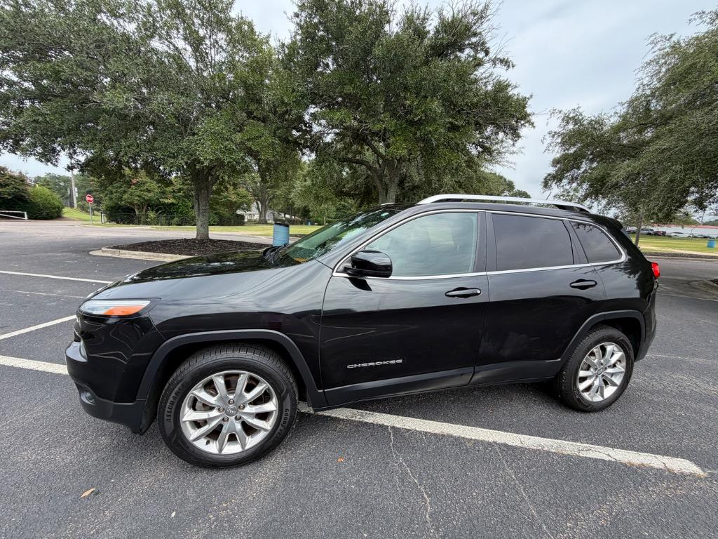 2014 Jeep Cherokee - $9,900