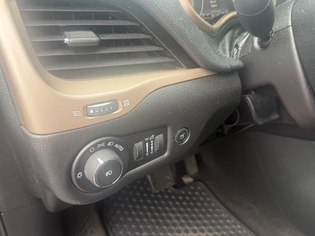 2014 Jeep Cherokee - $9,900
