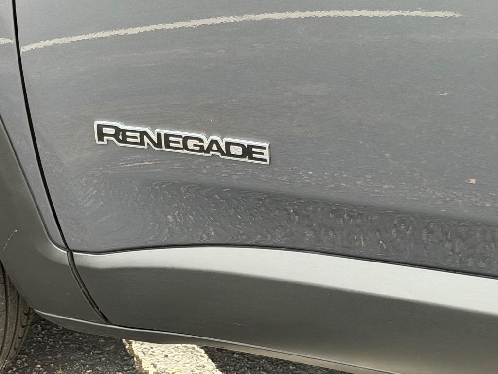 2022 Jeep Renegade - $22,900