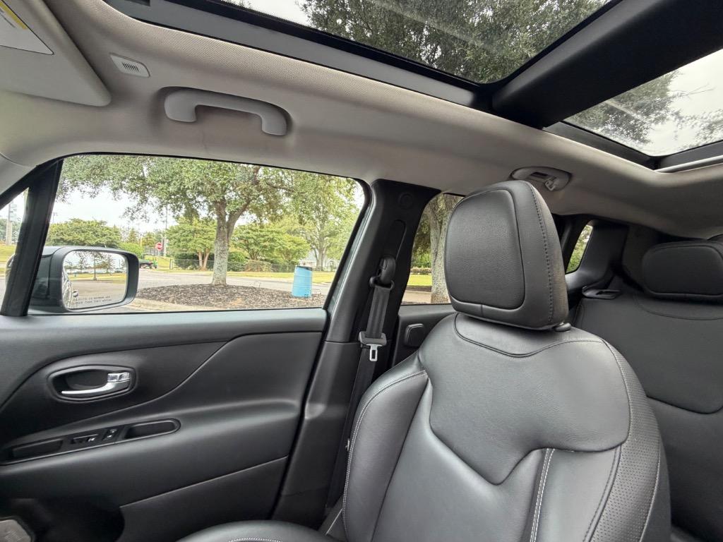 2022 Jeep Renegade - $22,900