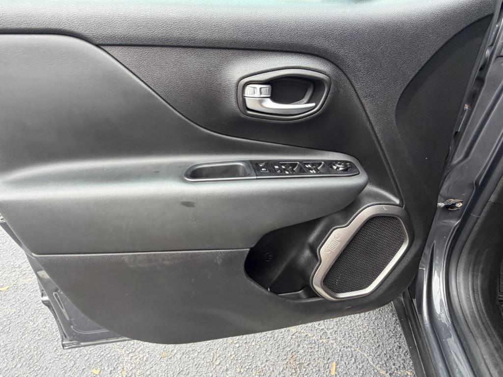 2022 Jeep Renegade - $22,900